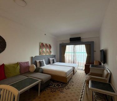 Tanjung Bungah Hotel | Sky beach resort