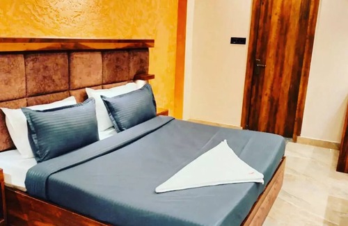 Jwalapur Hotel | Sky High By T&M Hotels