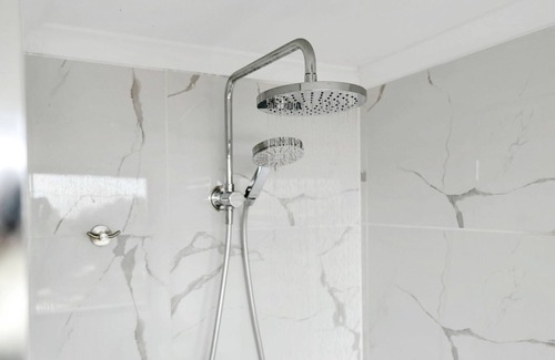 Bayview Heights Apartment | Sky High- Ultimate views 10mins from Cairns CBD