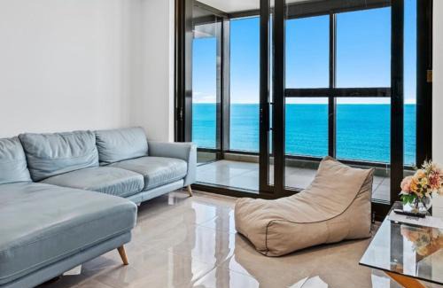 Surfers Paradise Apartment | Sky-High Villa with Wide Ocean Views - Pet Friendly
