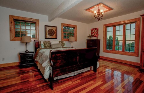 Mars Hill Cabin | Sky Lodge Huge Asheville mountain gathering place Great views fire pit and more