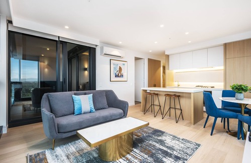 Box Hill Apartment | Sky One Apartments by CLLIX