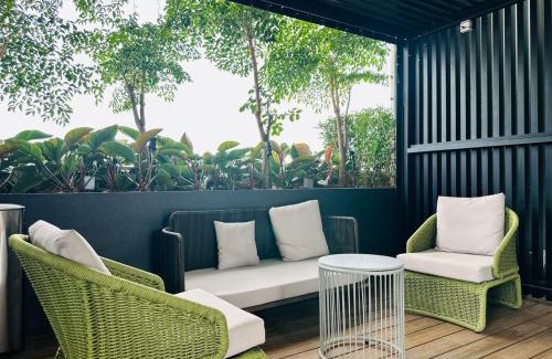 Kampung Sungai Nibong Apartment | Sky Pool Luxury Sea View Near Penang Airport 9pax