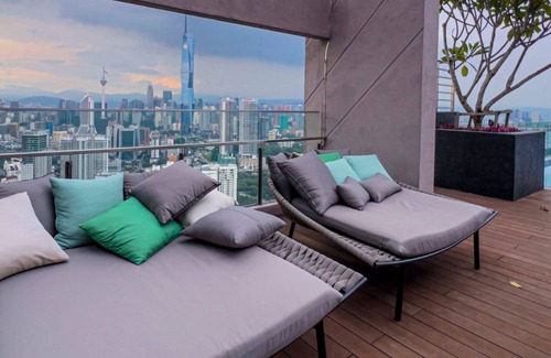 Brickfields Apartment | Sky Pool Suites KL Sentral -Riveria City