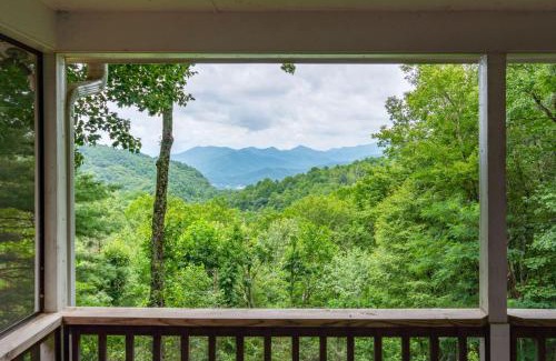 Sky Valley House | Sky Valley Retreat with Fire Pit and Mountain Views!
