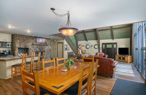 Carriage Hills House | Sky View Rockies Lodge – Spacious Mountain Home w/Stunning Windows – 20-NCD0283