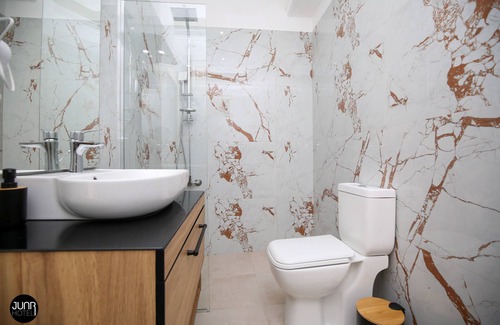Orikum Hotel | Skyhill Boutique Hotel