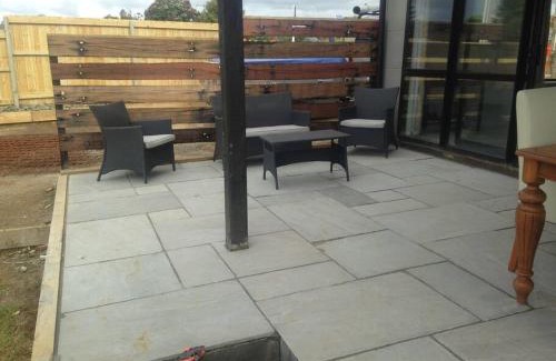 Raglan Apartment | Skyline Apartments - Lower Apartment