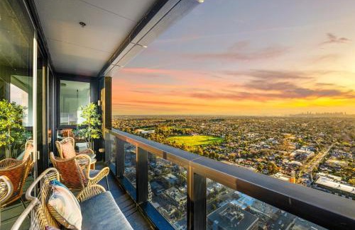 Box Hill Apartment | Skyline Luxury Penthouse with Spectacular View