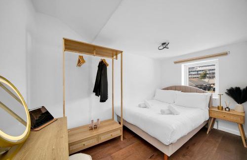 Stratford and New Town Apartment | Skyline Studios Stratford London