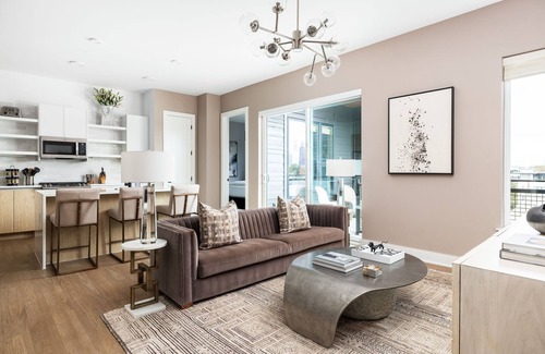 Cabbagetown Apartment | Skyline Suite by Atlanta Luxury Rentals