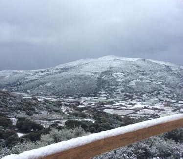 Skiros House | SKYROS REFUGE