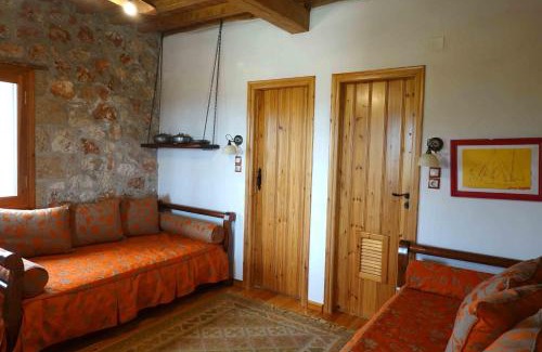 Skiros House | SKYROS REFUGE