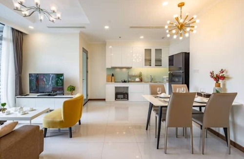 Hang Xanh Apartment | Skyway Apartments Luxury - At Vinhome Central Park, Binh Thanh
