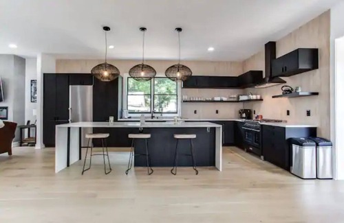 Edgewood House | Sleek & Beautiful New Luxury Home In Atlanta