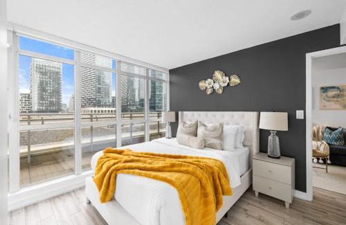 CityPlace Apartment | Sleek Downtown Oasis Modern Retreat in Toronto