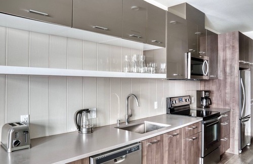 Yesler Terrace Apartment | Sleek First Hill Jr 1BR w/Gym, Lounge & Rooftop, nr Park, by Blueground
