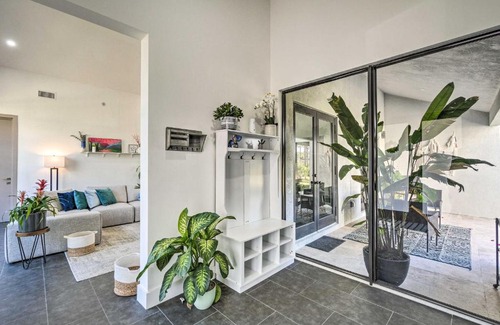 Port Charlotte House | Sleek Home with Kayak about 4 Mi to Harbor!