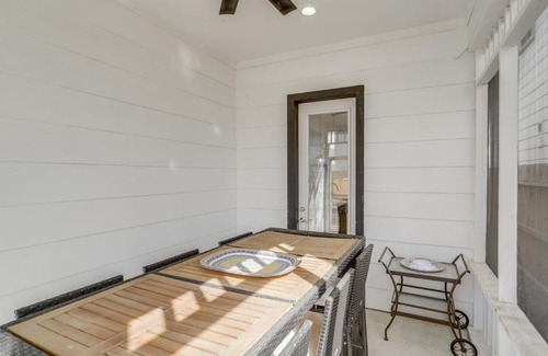 Garden Oaks House | Sleek Home with Screened Patio and Yard in Houston!