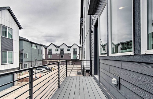Wheat Ridge House | Sleek & Modern Townhome: Steps to Light Rail!