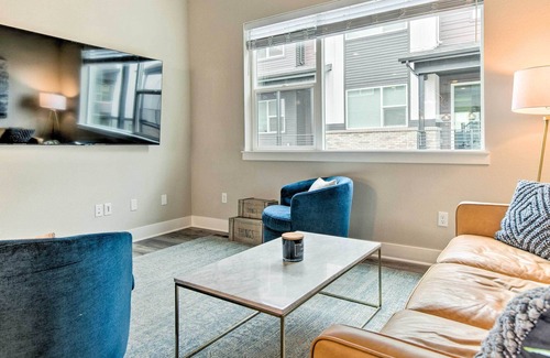 Wheat Ridge House | Sleek & Modern Townhome: Steps to Light Rail!