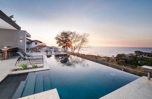Tamarindo House | Sleek Modern Villa w - pool
