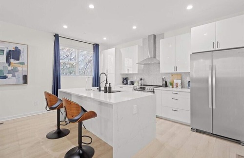 North Charlotte Apartment | Sleek Private Room in Charlotte near Wells Fargo