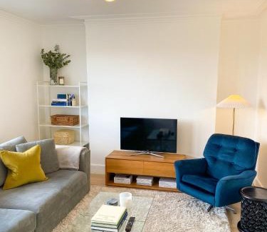 Munster Apartment | Sleek Scandi-Inspired 2BD Flat Fulham