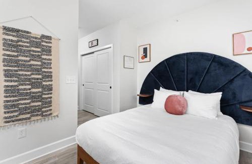 Meridian-Kessler Apartment | Sleek Studio Unit near Broad Ripple by CozySuites