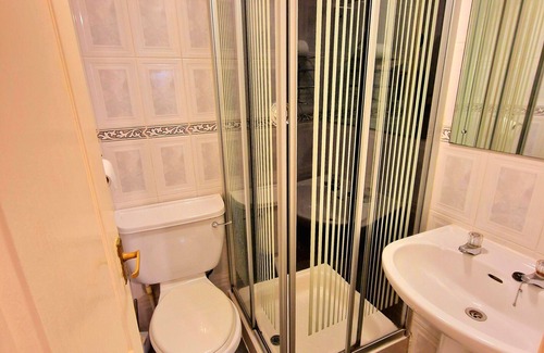 Blackpool Town Center House | Sleep Well Hotel
