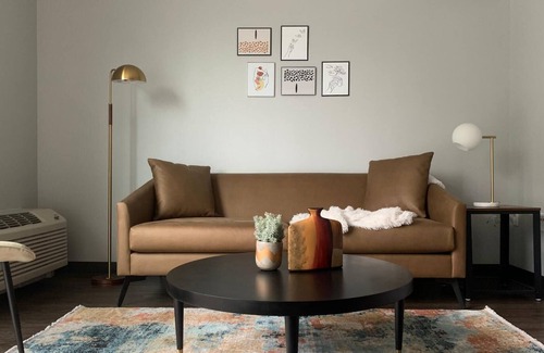 Des Moines Apartment | Sleepover: Serene 1BD/1BA - Downtown Des Moines