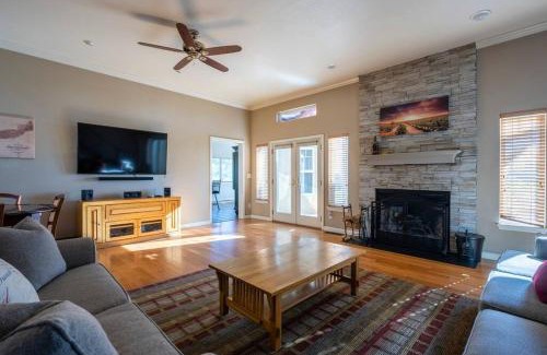 Shenandoah Valley House | Sleeps 12 Pet Friendly Next to Amador Top Wineries
