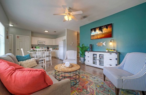 Port Aransas Cottage | Sleeps 12 w/Pool + Short Walk to Beach Costa Bahia Dual Retreat