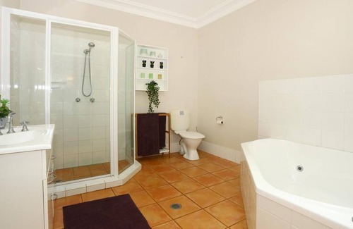 Eagle Heights House | Sleeps 14 & has 4 bathrooms, pool table, pizza oven, spa pool, wood heater