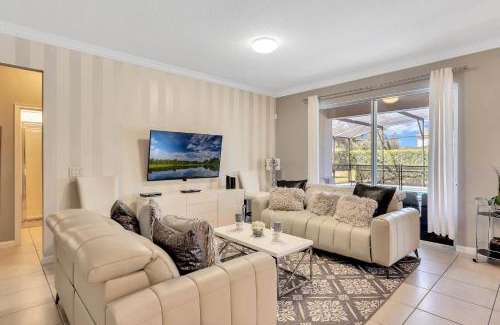 Loughman House | Sleeps 14 Heated Pool + Lazy River + Game Room