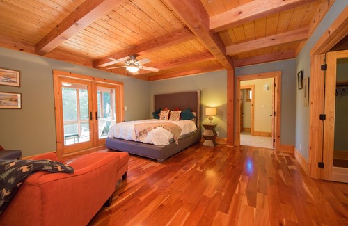 Lake Placid Cabin | Sleeps 18 Minutes to Main St & Lakes HotTub PoolTable FirePit Air Conditioning