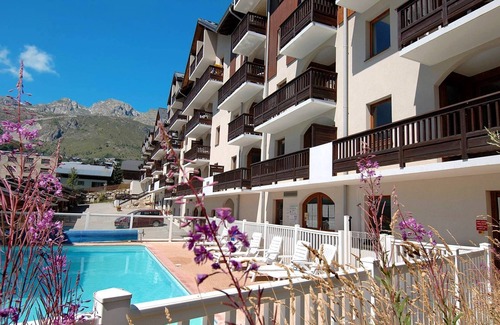 Saint-Sorlin-d'Arves Apartment | Sleeps 4! Alpine Paradise | Studio Cabin