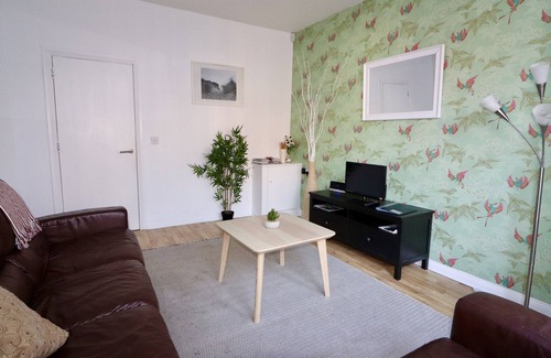 Belfast Apartment | Sleeps 4 only 5 min by taxi