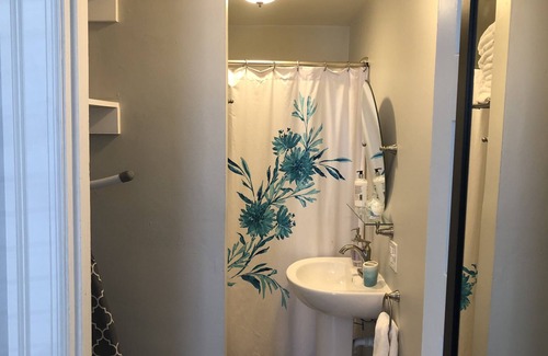 Minneapolis House | Sleeps 5☆2 bed☆Lower Duplex☆1.5mi to☆City Laundry