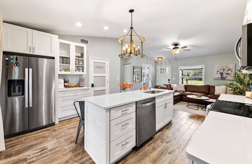 St. Augustine House | Sleeps 8 -Near Shrine Club/Boat Ramp/Pet Friendly