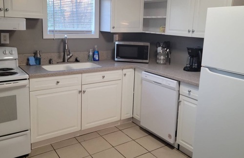 Knoxville Apartment | Sleeps 8, value packed, 2 baths, comfy