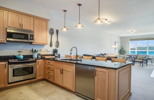 Sandpoint Condo | Sleeps 8 with Fireplace - Seasons at Sandpoint