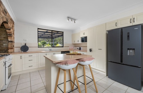Arakoon House | SLEEPS 9 * BEAUTIFUL SWIMMING POOL * Linen Not Included