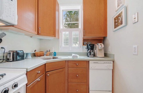South Haven Cottage | Sleepy Hollow Beach Resort introduces Cottage 6A