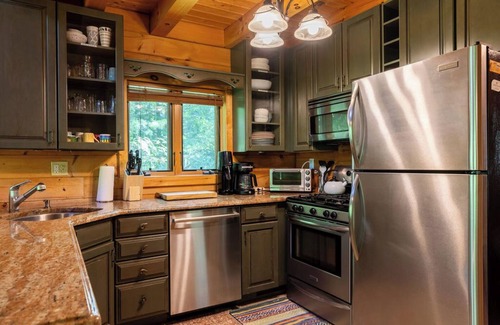 Athens House | Sleepy Hollow Lake: Lakefront Cabin +HOA Amenities