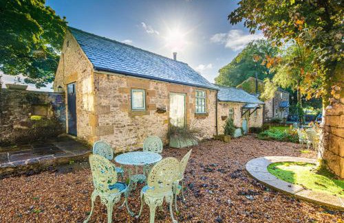 Bakewell House | Slipper Lo