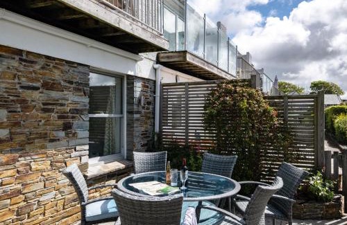Rock House | Slipway 12