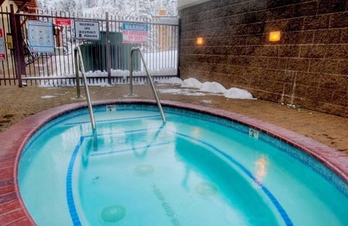 Kirkwood Condo | Slopeside Location + Shared Outdoor Hot Tub