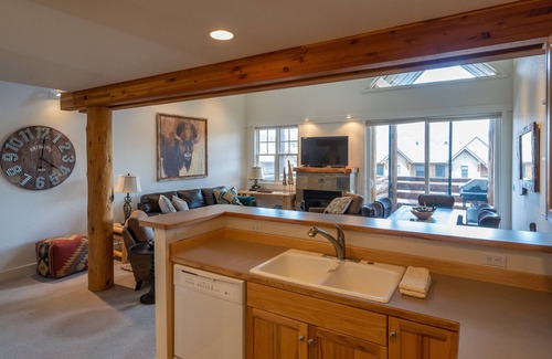 Saddle Ridge House | Slopeside townhome with ski-in/ski-out and private hot tub