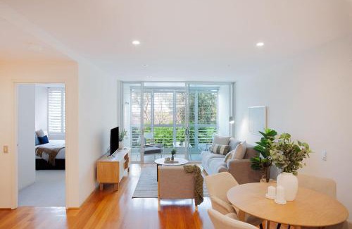 Bondi Apartment | Slow Beam, Bondi Beach Isyd